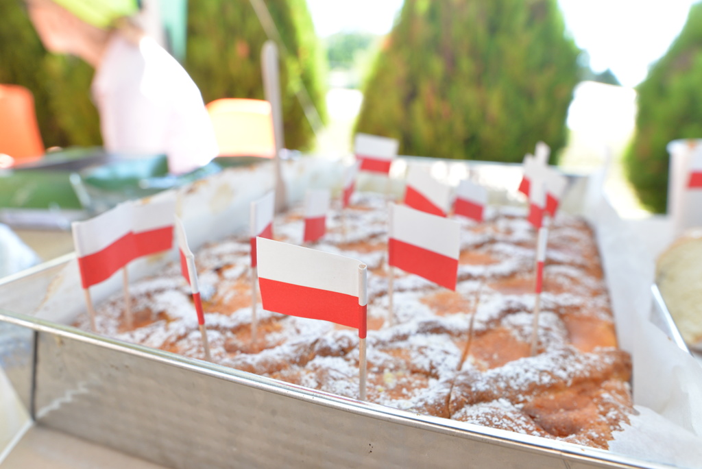 Ciasto z flagami Polski